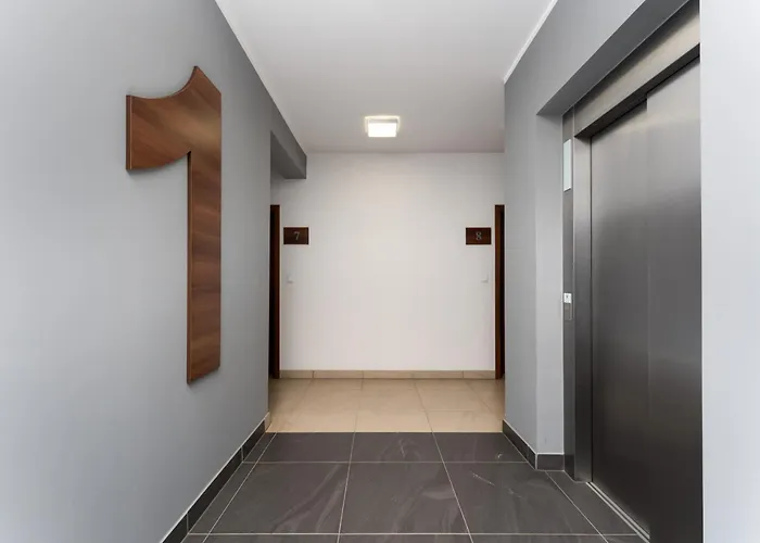 Debniki Comfort By Bookinghost アパート